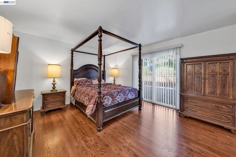 Photo of 1810 Boxwood Dr, Concord, CA 94519 (MLS # 41129170)