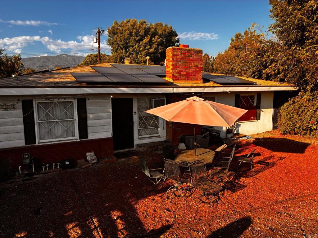 Huge Investor Special! Spacious 7 bed / 4 bath home in San Bernardino, priced $200K below market. Perfect opportunity for investors, multi-gen living, or anyone looking to customize their dream home. Full gut fixer with endless potential – nearby smaller homes are selling $580K–$620K+. Large lot with plenty of space to add value.