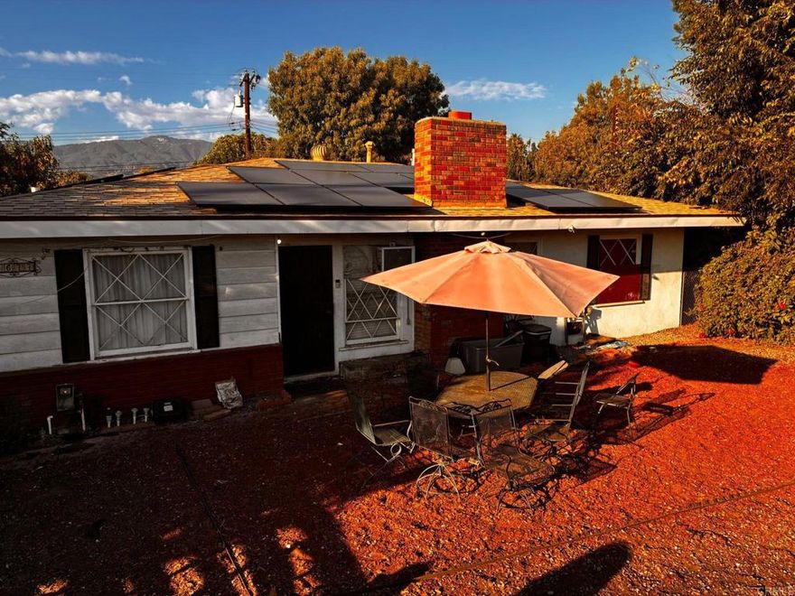 Huge Investor Special! Spacious 7 bed / 4 bath home in San Bernardino, priced $200K below market. Perfect opportunity for investors, multi-gen living, or anyone looking to customize their dream home. Full gut fixer with endless potential – nearby smaller homes are selling $580K–$620K+. Large lot with plenty of space to add value.