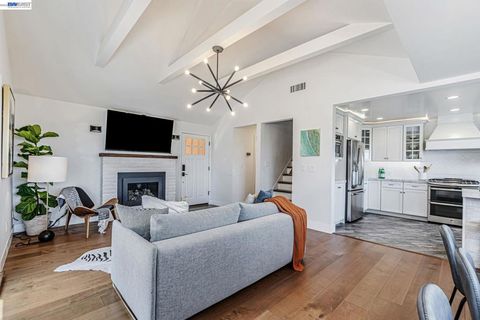 Photo of 208 208 Princeton Ave Ave, Mill Valley, CA 94941 (MLS # 41126206)