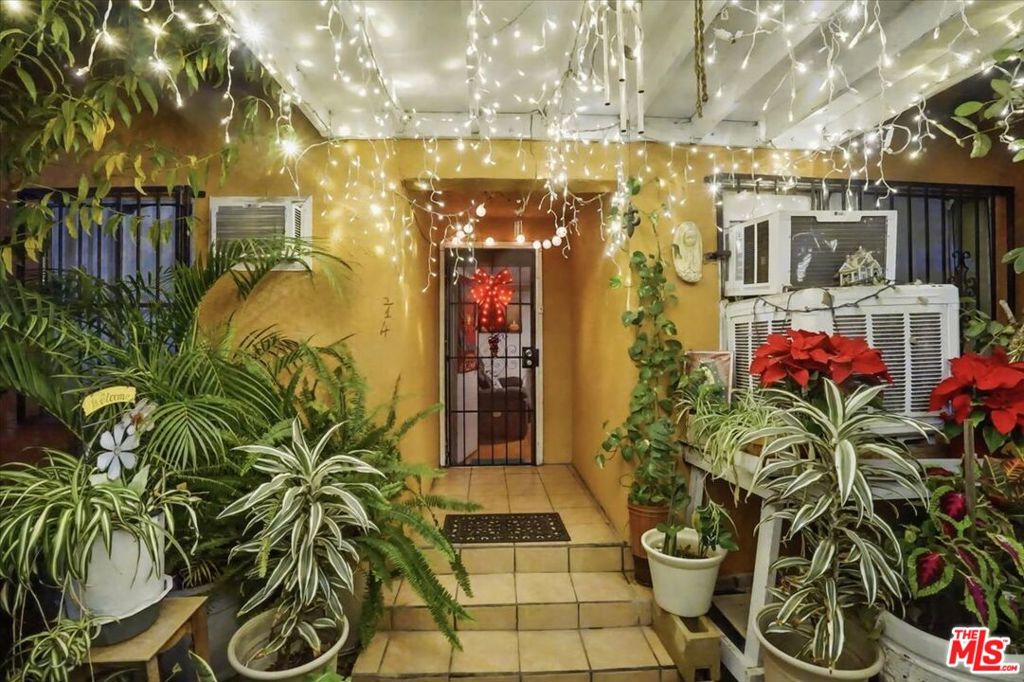 214 N Alma Avenue