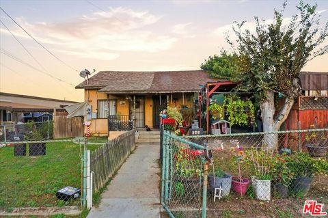 Photo of 214 N Alma Avenue, Los Angeles, CA 90063 (MLS # 26671313)