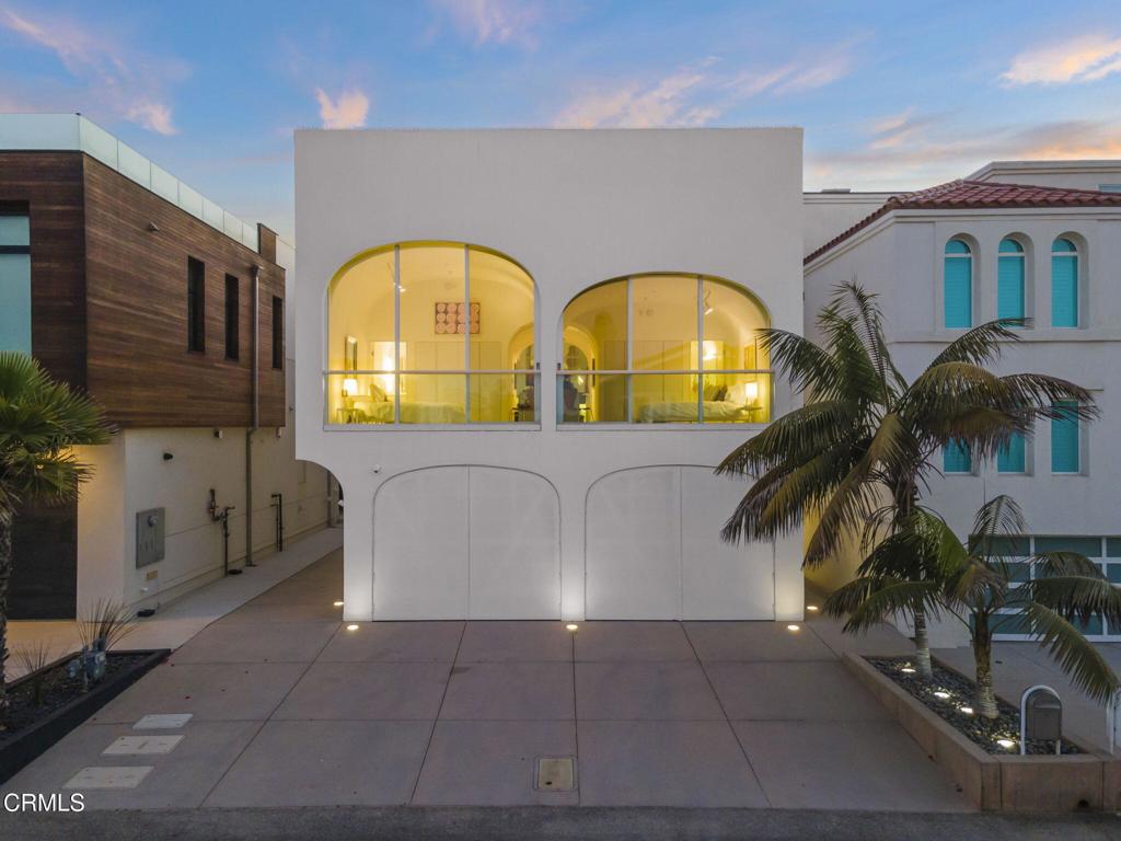 Oxnard, California, 93035, United States, 4 Bedrooms Bedrooms, ,5 BathroomsBathrooms,Residential,Active,2033358