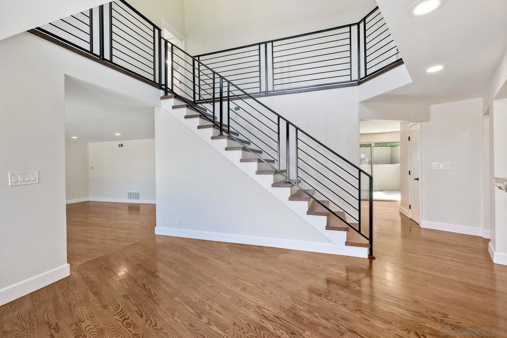 9945 Alto Dr