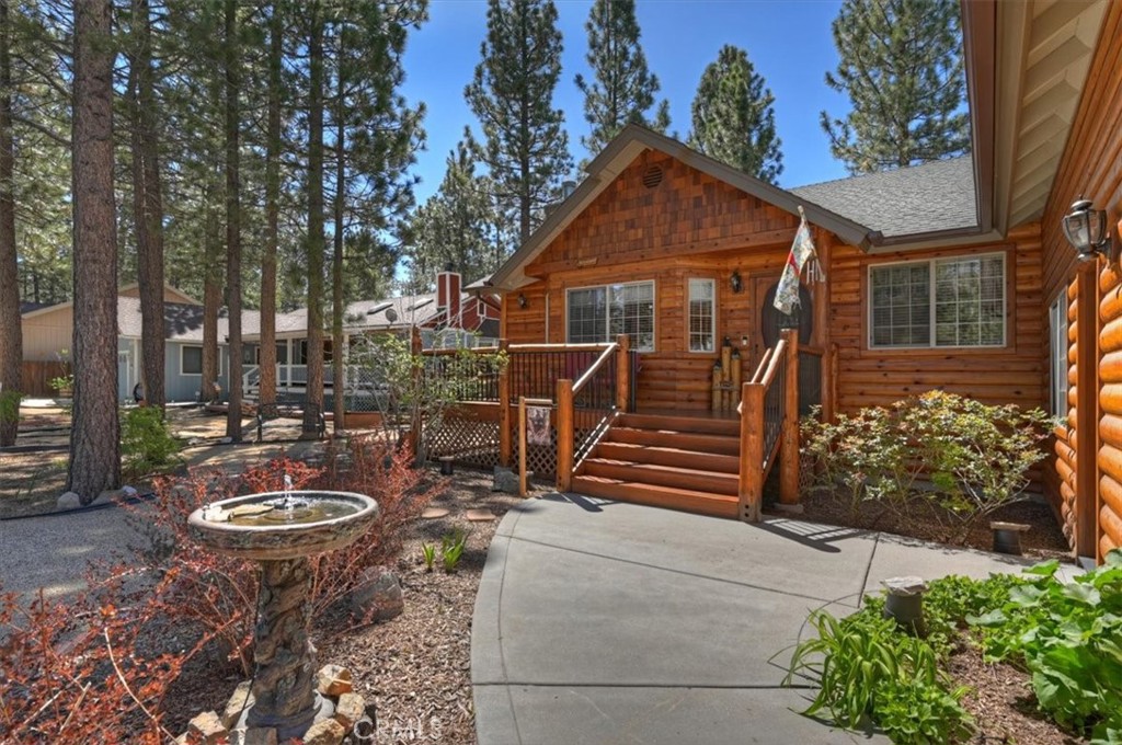 606 E Mountain View Boulevard