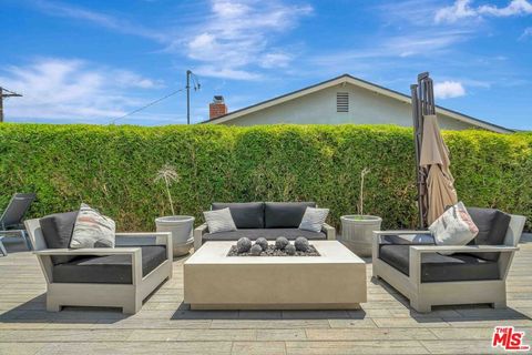 Photo of 6814 Berquist Avenue, West Hills, CA 91307 (MLS # 25547517) Photo of 6814 Berquist Avenue, West Hills, CA 91307 (MLS # 25547517)