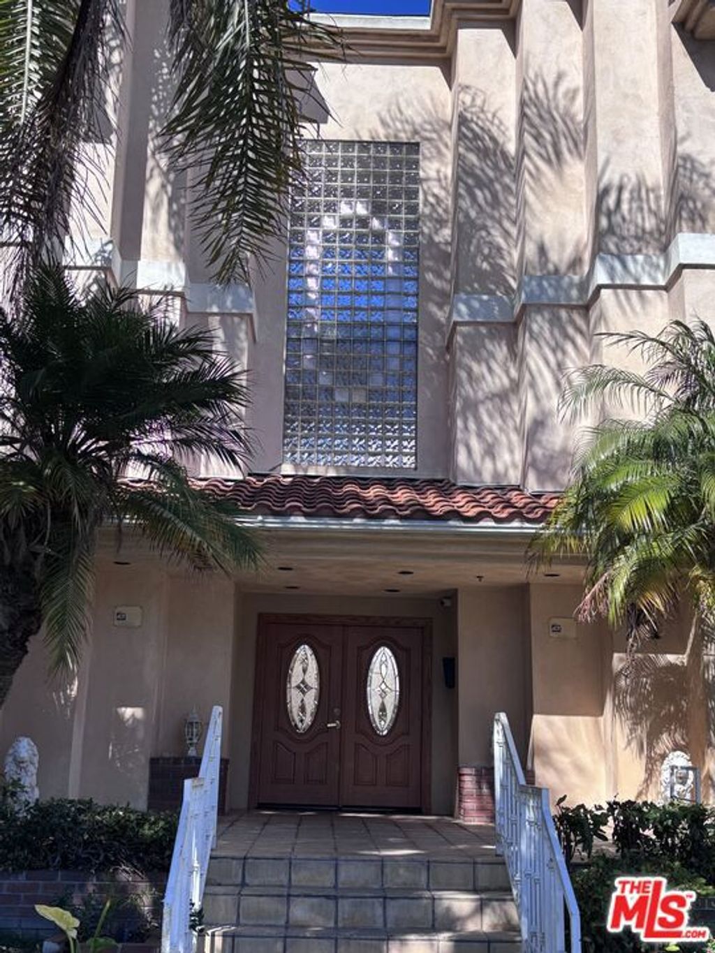 Photo of 321 W Queen Street #9, Inglewood, CA 90301 (MLS # 25607797)