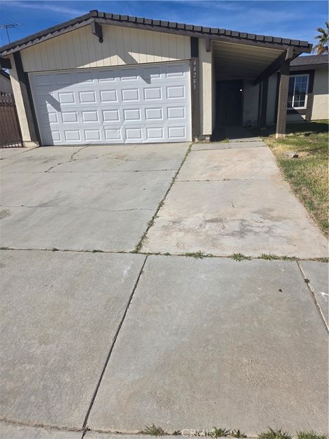 Photo of 44283 Raysack Ave, Lancaster, CA 93535 (MLS # HD26044917)