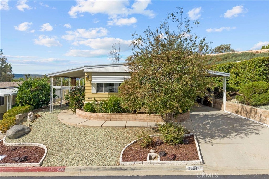 Properties 3 29945 Via Magnolia