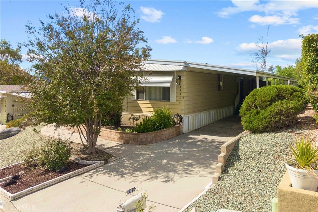 Properties 4 29945 Via Magnolia