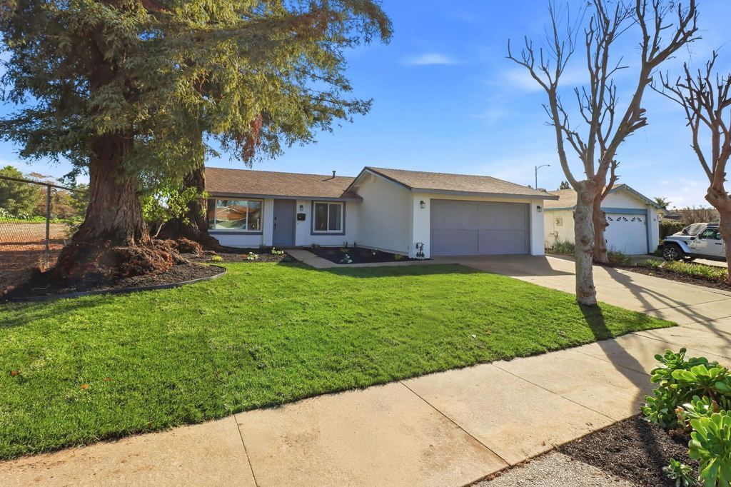 Photo of 2272 Shadowtree Dr, San Jose, CA 95131 (MLS # 41121069)