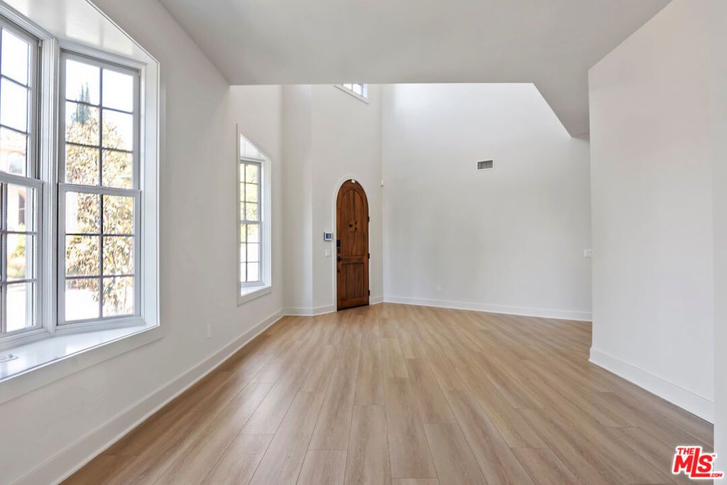 Photo of 23550 Valley View Road, Calabasas, CA 91302 (MLS # 25598577)