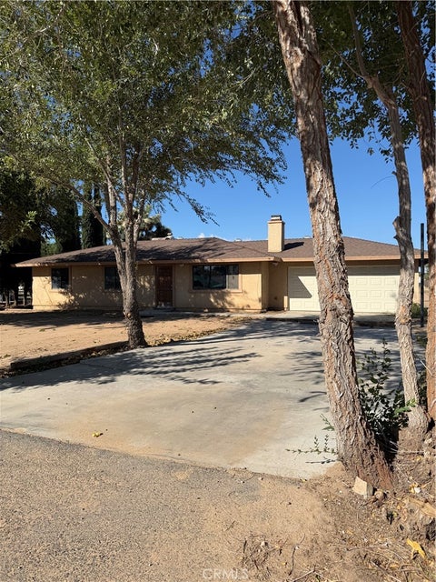Photo of 10612 Hawthorne Avenue, Hesperia, CA 92345 (MLS # HD26229873)