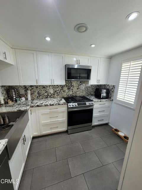 Tiny photo for 2905 Kelp Lane, Oxnard, CA 93035 (MLS # V1-37323)