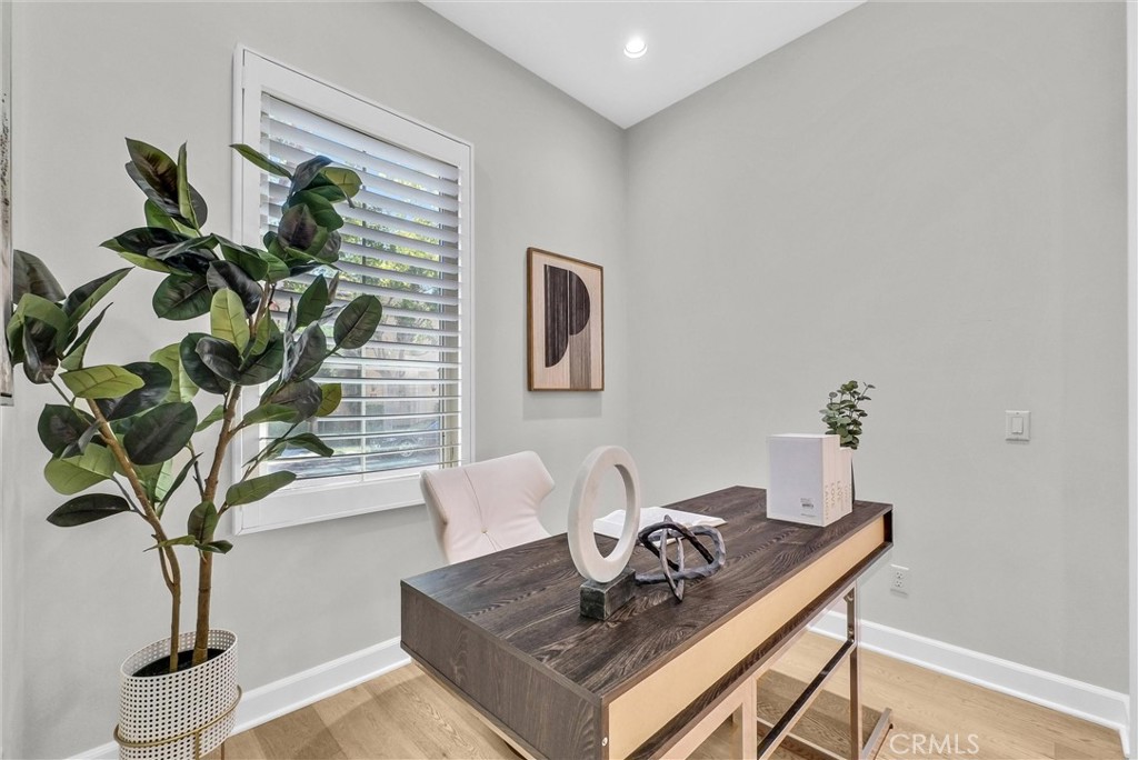 61 Acorn Glen