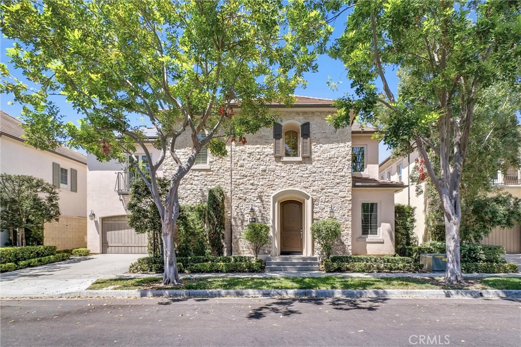 61 Acorn Glen