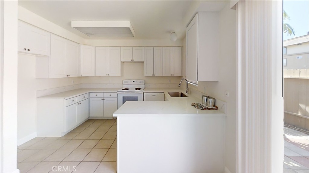 Tustin Place - Residential Lease