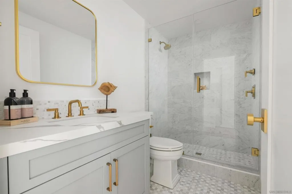 San Diego, California 92109, United States, 4 Bedrooms Bedrooms, ,5 BathroomsBathrooms,Residential,Active,221295