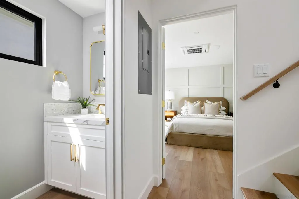 San Diego, California 92109, United States, 4 Bedrooms Bedrooms, ,5 BathroomsBathrooms,Residential,Active,221295