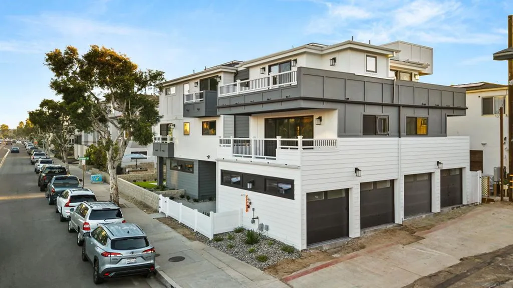 San Diego, California 92109, United States, 4 Bedrooms Bedrooms, ,5 BathroomsBathrooms,Residential,Active,221295