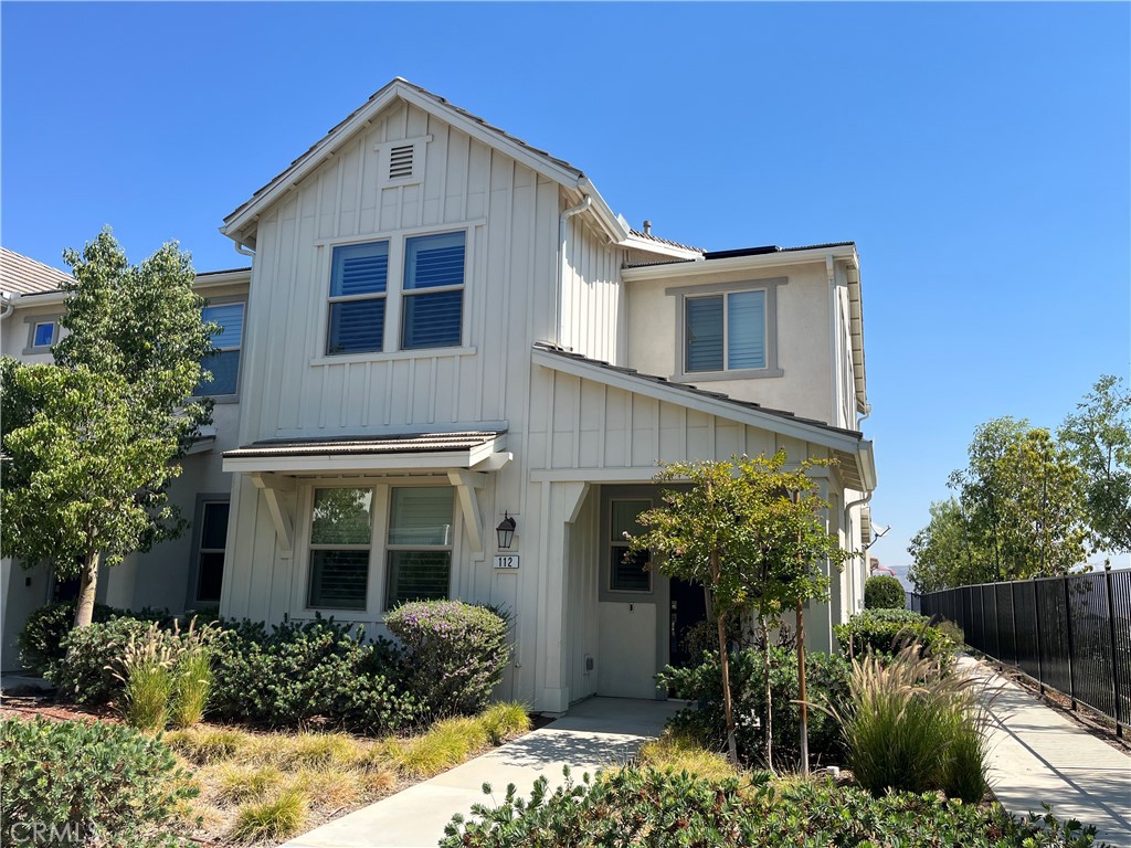 Located in the gated community of Citron @ Bedford in south Corona with panoramic views of mountains and hills, this spacious condo built in 2020 offers an open space floor plan with living room, dining area with built-in cabinets, and kitchen with center island, pantry and refrigerator (included), 3 bedrooms, 2.5 baths and loft. Upstairs laundry closet with stackable washer/dryer (included). 2-car attached garage. Great association amenities include pools, spa, multi-purpose room, BBQ area, tot lot, grassy park and lot more. Close t shopping, parks with easy freeway access.