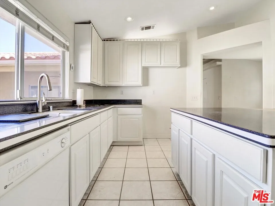 La Quinta, California 92253, United States, 3 Bedrooms Bedrooms, ,3 BathroomsBathrooms,Residential,Active,214832