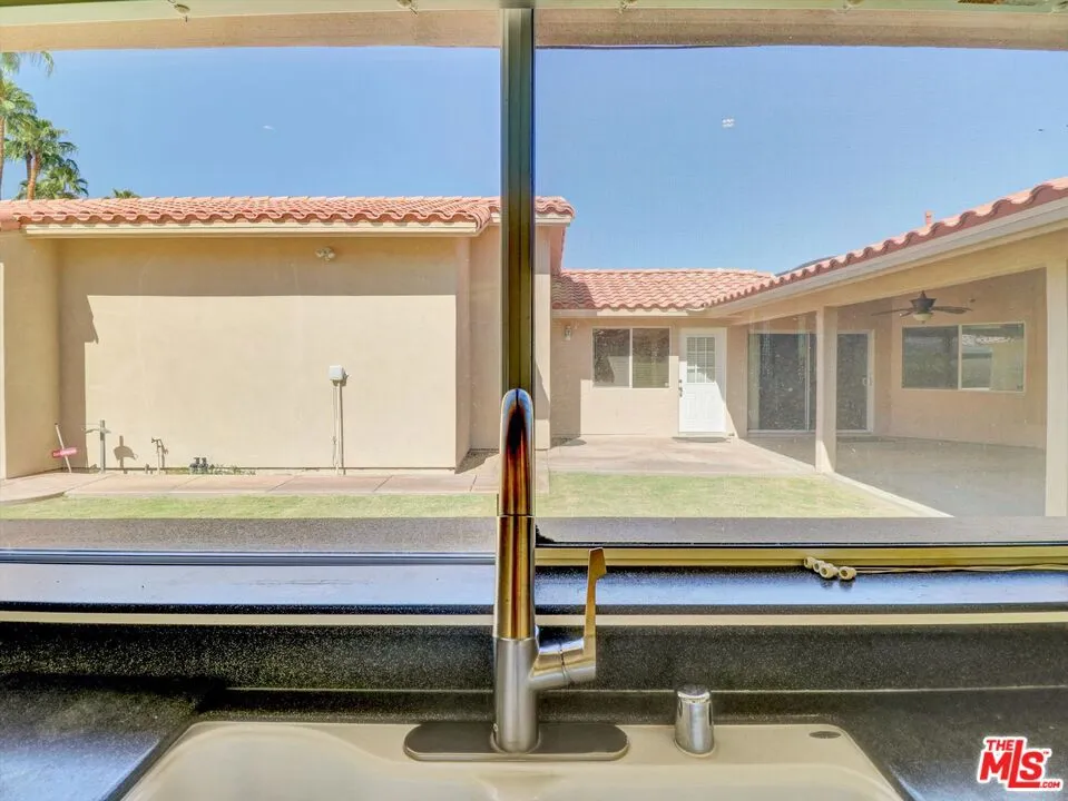 La Quinta, California 92253, United States, 3 Bedrooms Bedrooms, ,3 BathroomsBathrooms,Residential,Active,214832