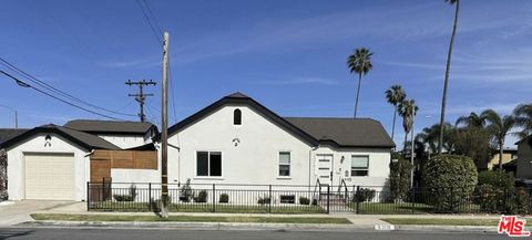 Photo of 545 W Olive Street, Inglewood, CA 90301 (MLS # 26758983)