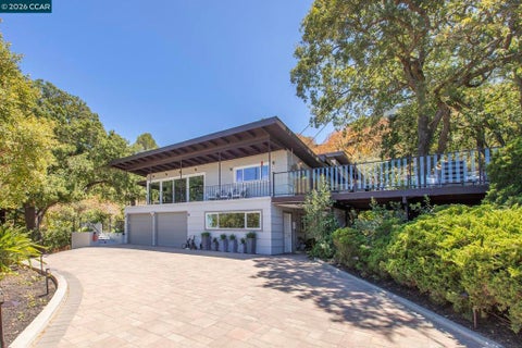 Photo of 15 Loma Vista Vis, Walnut Creek, CA 94597 (MLS # 41141241)