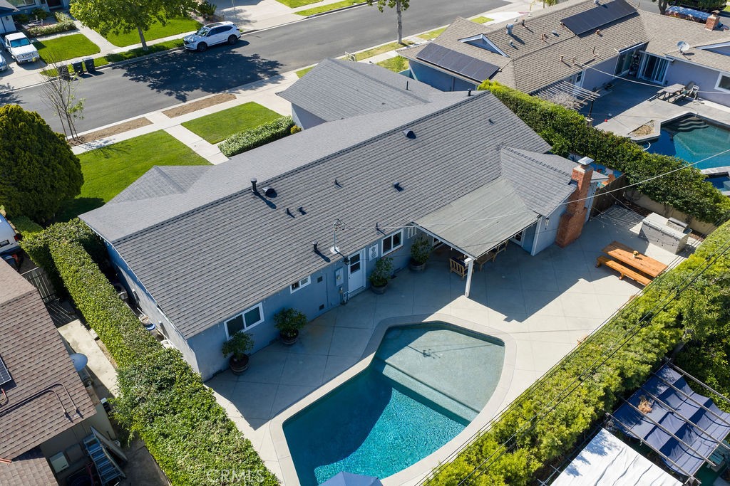 1907 N Silverwood