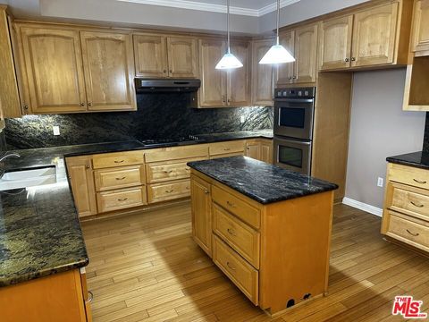 Photo of 5560 Buffalo Avenue, Sherman Oaks, CA 91401 (MLS # 25629585)