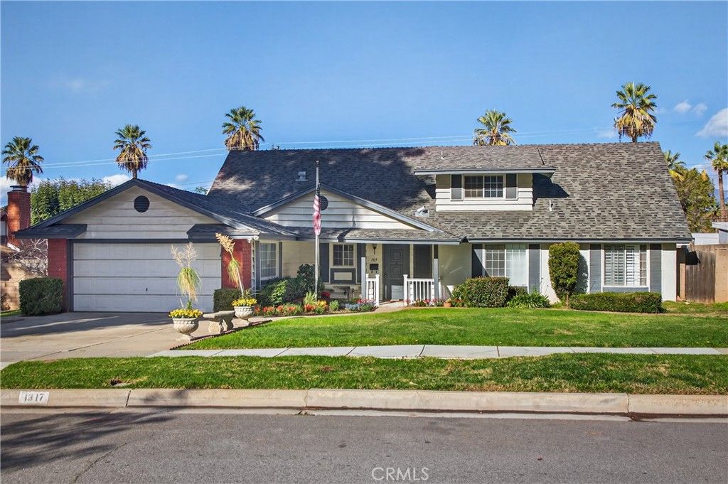 Photo of 1317 Morrison Dr, Redlands, CA 92374 (MLS # IG26010933)