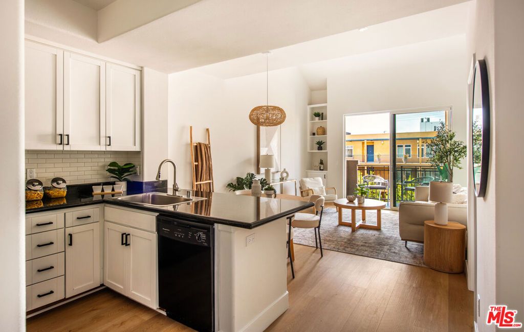 Photo of 4060 Glencoe Avenue #302, Marina Del Rey, CA 90292 (MLS # 26830789)