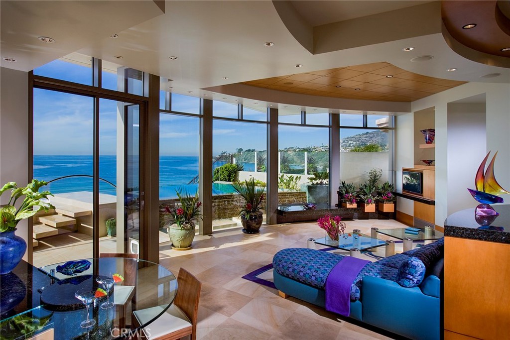 Ritz Cove (RC) - Residential