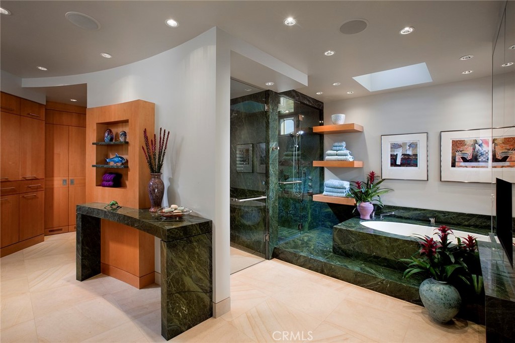 Ritz Cove (RC) - Residential