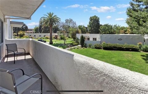 Photo of 2238 Via Puerta #B, Laguna Woods, CA 92637 (MLS # OC26092466)