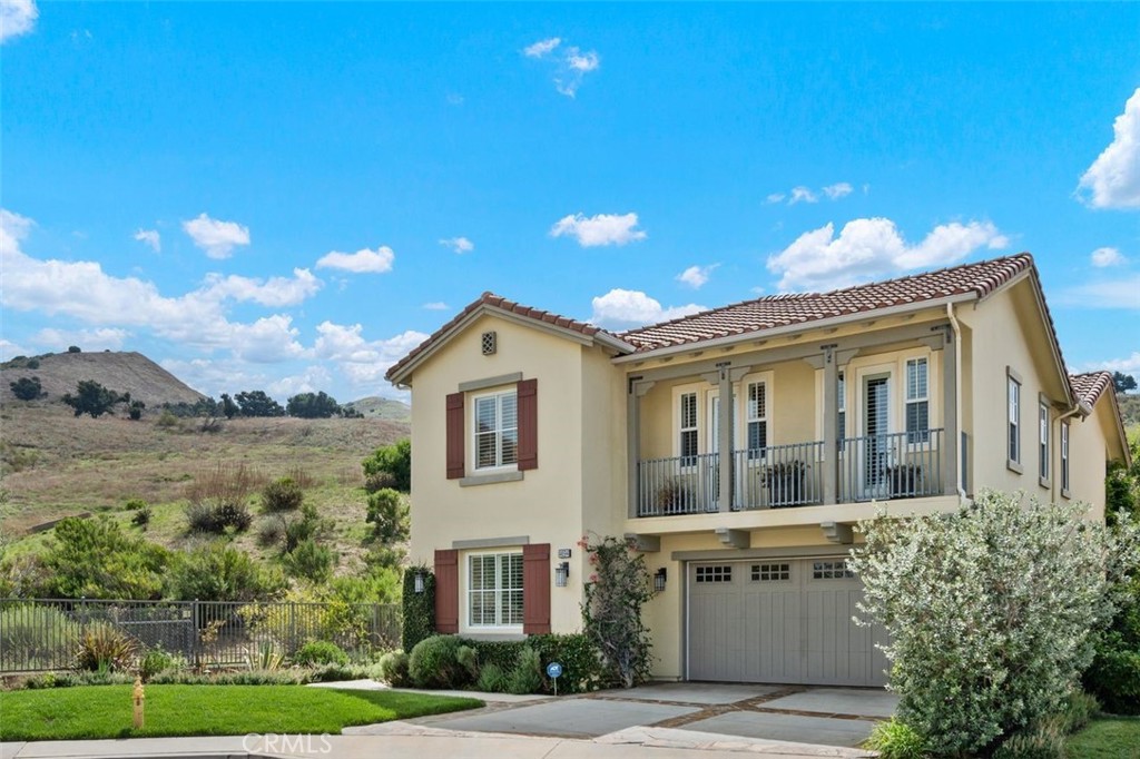 Open House August 24, From 2PM- 4PM.
Awaken in Paradise Enclave! This stunning home grasps tons of natural light and an amazing floor plan. Upgrades are evident throughout this beautiful 2006 built home from the kitchen with custom cabinetry, granite counters, stainless-steel appliances and custom made center island. High ceilings, recessed lighting and an open floor plan make it comfortable for living and entertaining. The upstairs master bedroom suite has a large stone shower, soak spa tub, dual sink vanities, and an extensive walk-in closet. Three additional bedrooms are also located upstairs. This enclave in desirable Calabasas contains only 48 luxury homes and features a community pool, spa, and playground. Located on the cul de sac in the neighborhood, this corner home is light and bright with a "courtyard entry" and charming backyard with built-in BBQ, and sitting area is perfect to entertain guests and family, or unwind alone, throughout any season. Close access to Malibu Beach, and The Commons. This is a MUST SEE!