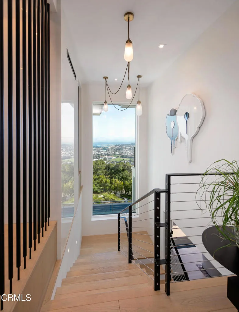 Santa Barbara, California 93103, United States, 4 Bedrooms Bedrooms, ,4 BathroomsBathrooms,Residential,Active,123961