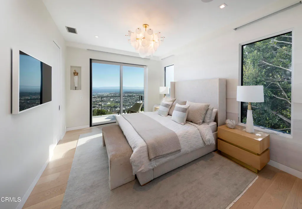 Santa Barbara, California 93103, United States, 4 Bedrooms Bedrooms, ,4 BathroomsBathrooms,Residential,Active,123961