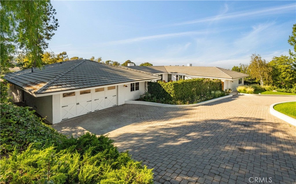 12 Georgeff Road