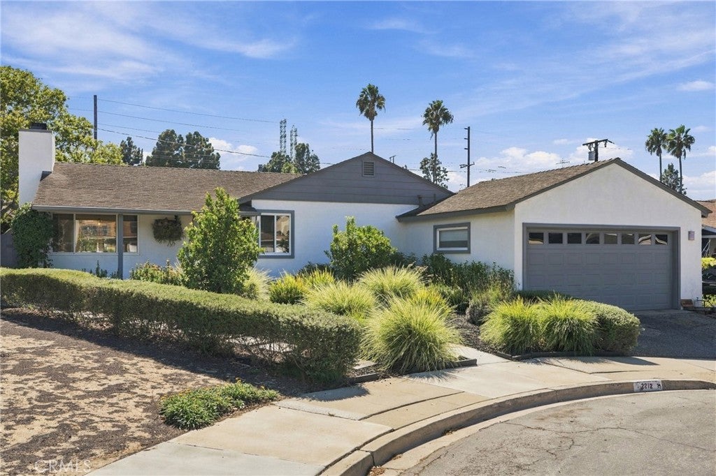 2212 Earle Court