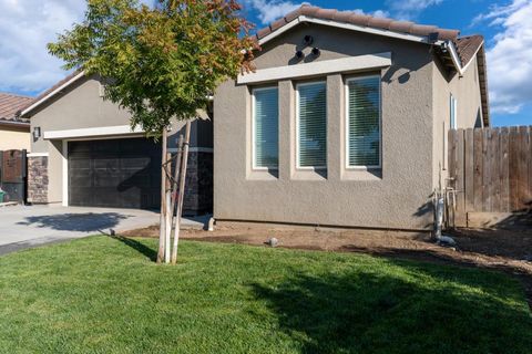 Photo of 664 Amabile Drive, Los Banos, CA 93635 (MLS # ML82049810)