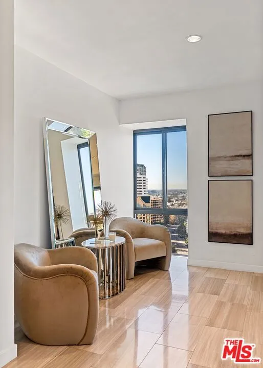 Los Angeles, California 90024, United States, 2 Bedrooms Bedrooms, ,2 BathroomsBathrooms,Residential,Active,206938