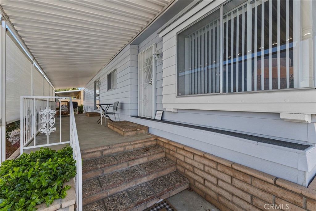 881 N Lake Street 281