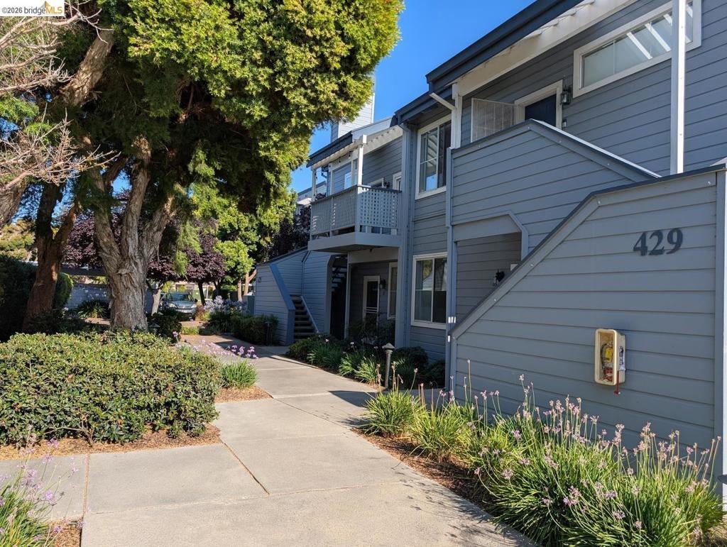 429 Cork Harbour CIR CIR APT G, Redwood City CA 94065