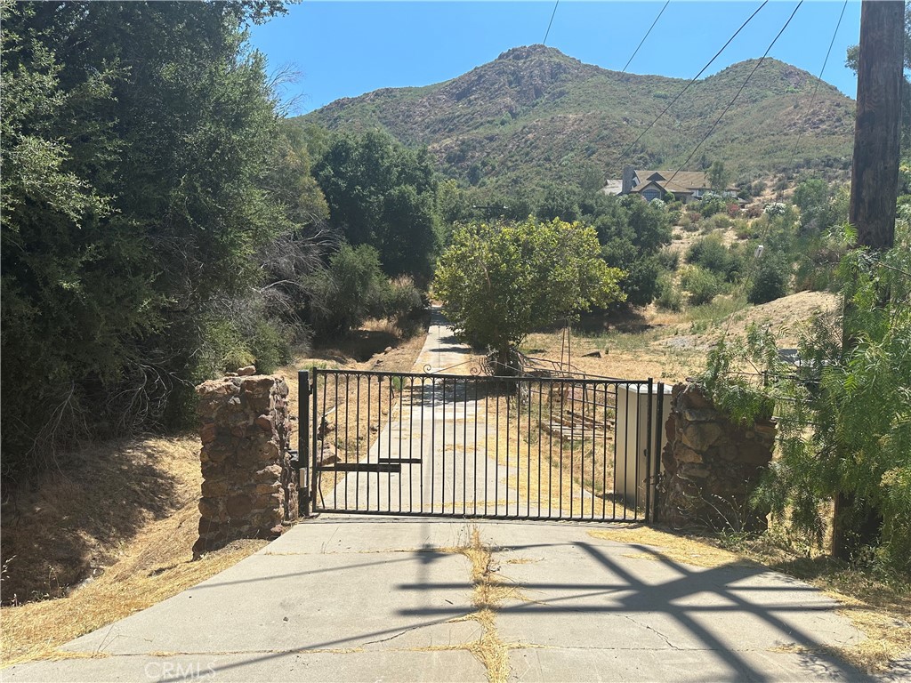 30100 Mulholland
