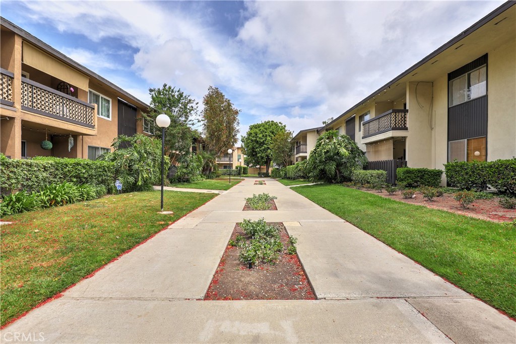 12200 Montecito G205