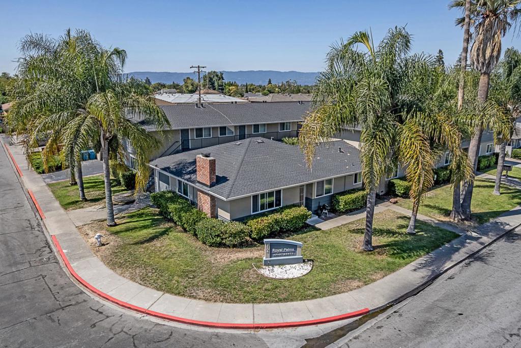 2104 Royal Drive