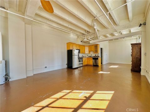 Photo of 312 W 5th Street #M1, Los Angeles, CA 90013 (MLS # SR25231873)