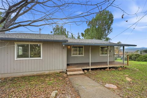 Photo of 18483 Park Point Court, Hidden Valley Lake, CA 95467 (MLS # LC26015611)